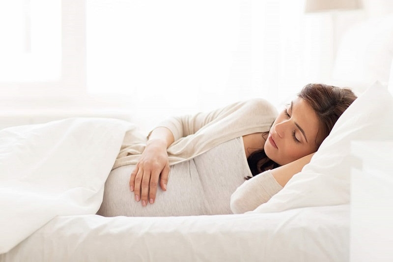 trị đau đầu cho bà bầu - ngủ đủ giấc