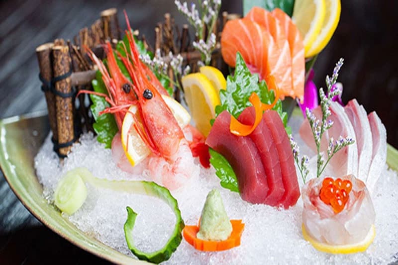 dinh dưỡng cho mẹ bầu 3 tháng đầu - tránh thực phẩm tái, sống