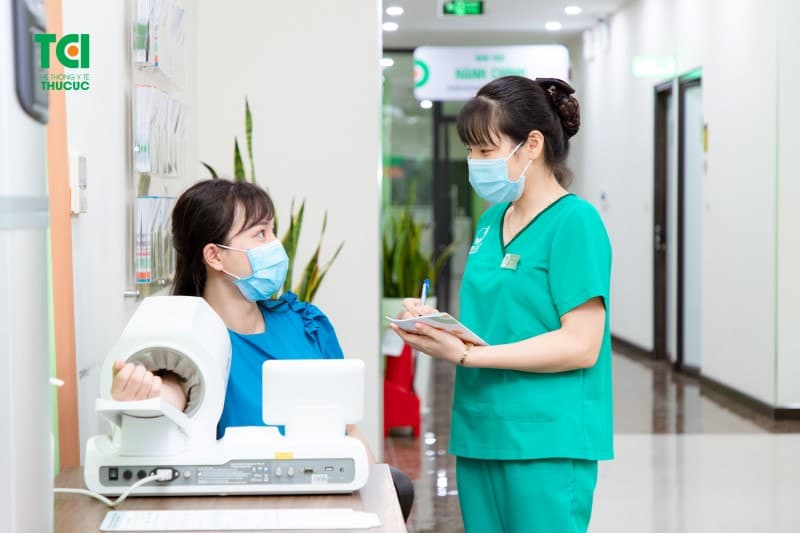 Nên thử thai vào lúc nào: Đi thăm khám bác sĩ để làm những xét nghiệm cần thiết