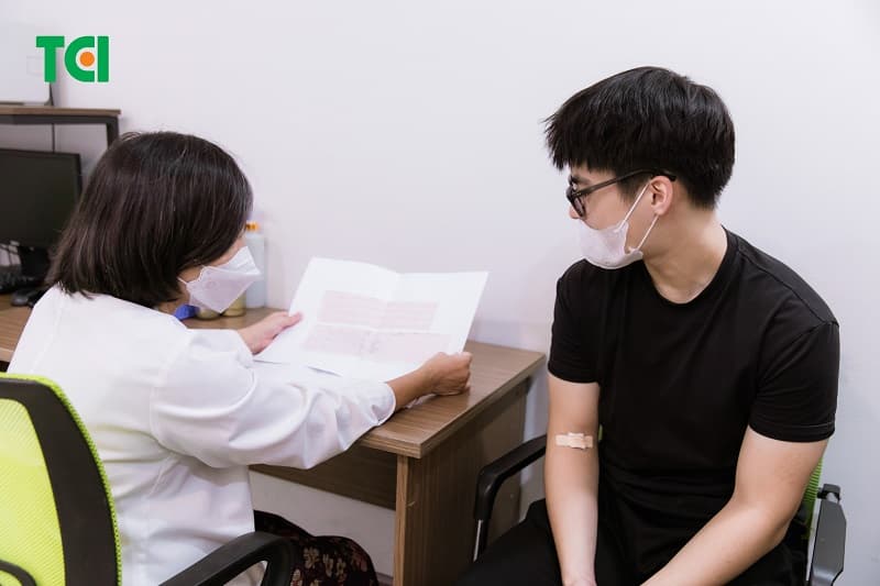 Việc phát hiện sớm bệnh lý nhờ khám định kỳ giúp giảm đáng kể chi phí điều trị cho người lao động