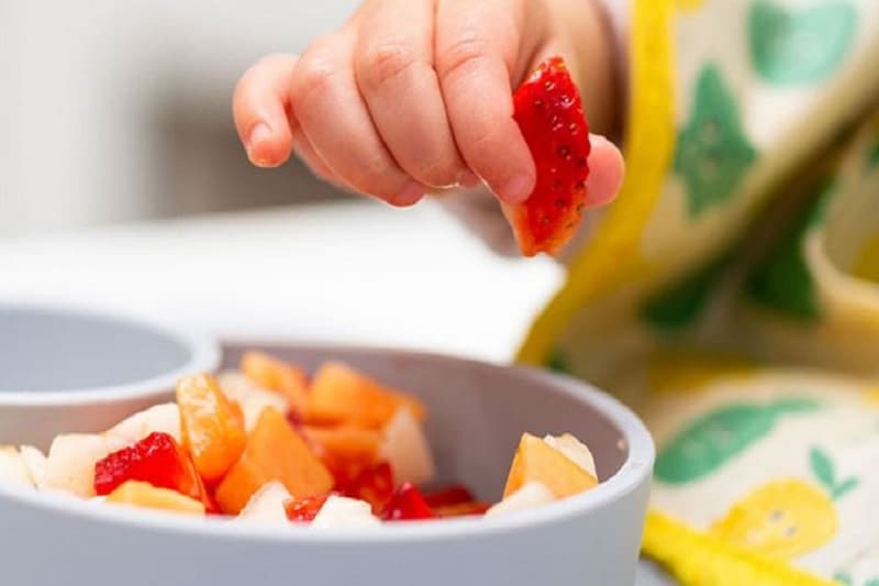 đường nào tốt cho bé - khuyến khích trẻ ăn nhiều trái cây