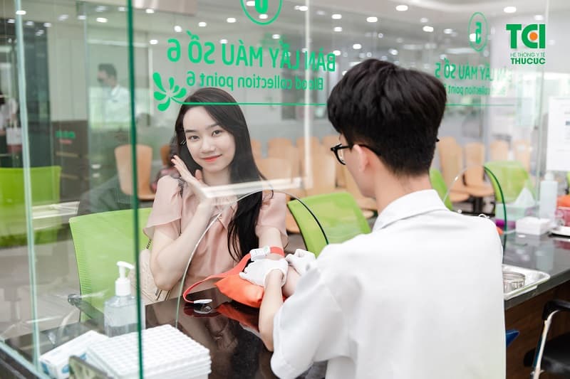 Khách hàng lựa chọn gói khám dựa trên độ tuổi, giới tính và nhu cầu sức khỏe cá nhân