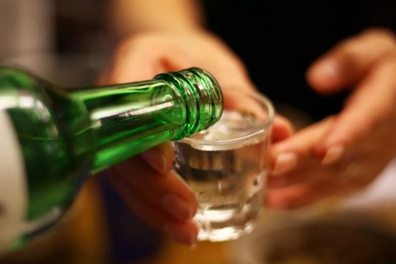 tránh đồ uống có cồn, chất kích thích trước khi đi khám