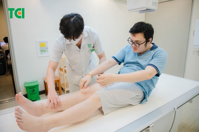 đi khám viêm đau dây thần kinh