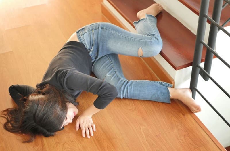 Đột quỵ là tình trạng dòng máu nuôi não bị gián đoạn hoặc giảm đột ngột, khiến tế bào thần kinh thiếu oxy và dưỡng chất