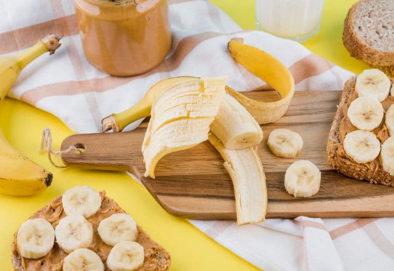 Trái cây tốt cho bà bầu 3 tháng giữa - Chuối – hỗ trợ tiêu hóa và giảm chuột rút
