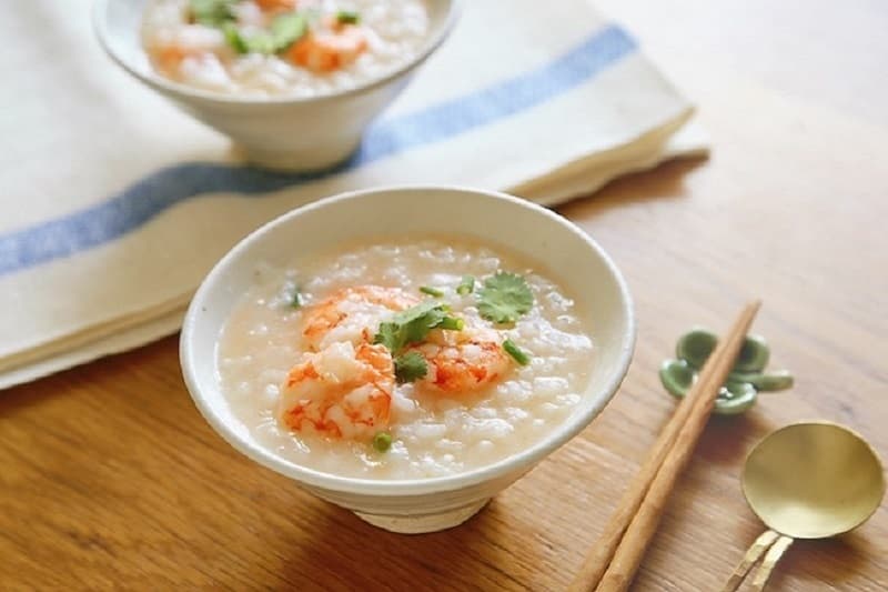 trẻ sốt siêu vi ăn gì tốt - súp, cháo dinh dưỡng