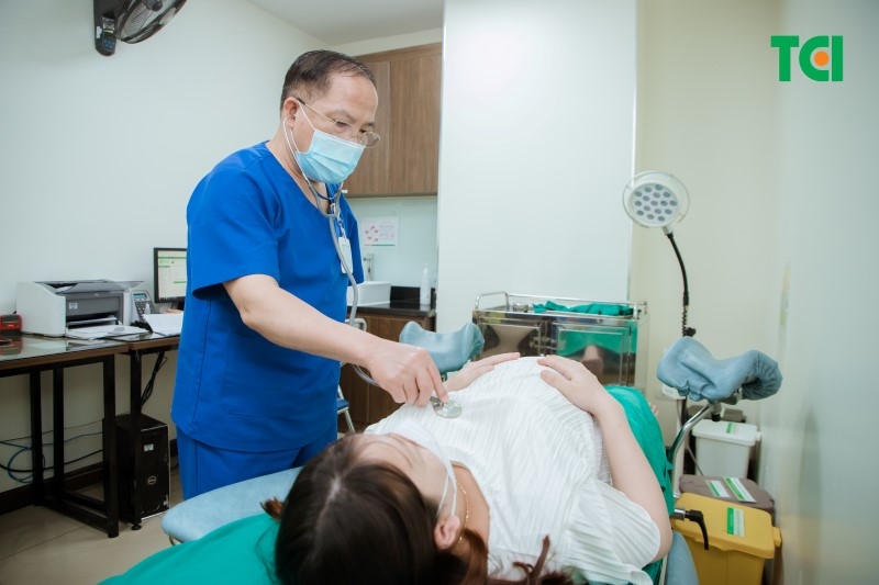 Dấu hiệu biết có thai: Thăm khám bác sĩ để có kết quả chính xác nhất