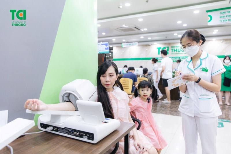 Dấu hiệu của ốm nghén: Mẹ bầu nên đi thăm khám bác sĩ nếu dấu hiệu ốm nghén trở nên nặng hơn