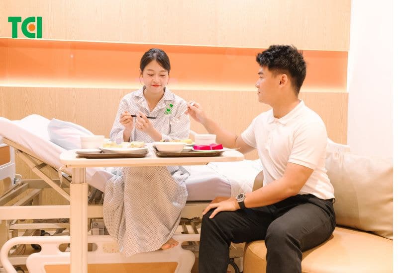 Bà bầu ăn yến vào thời điểm nào là thắc mắc của nhiều mẹ đang mang thai khi muốn bổ sung thêm dưỡng chất cho cả mẹ và bé.