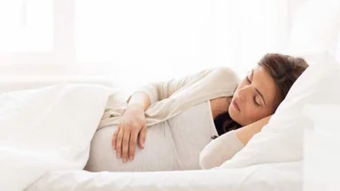 Bầu 3 tháng đầu nằm nhiều có tốt không? Sự thật mẹ cần biết