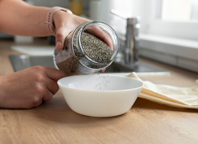 cách cho bé ăn hạt chia