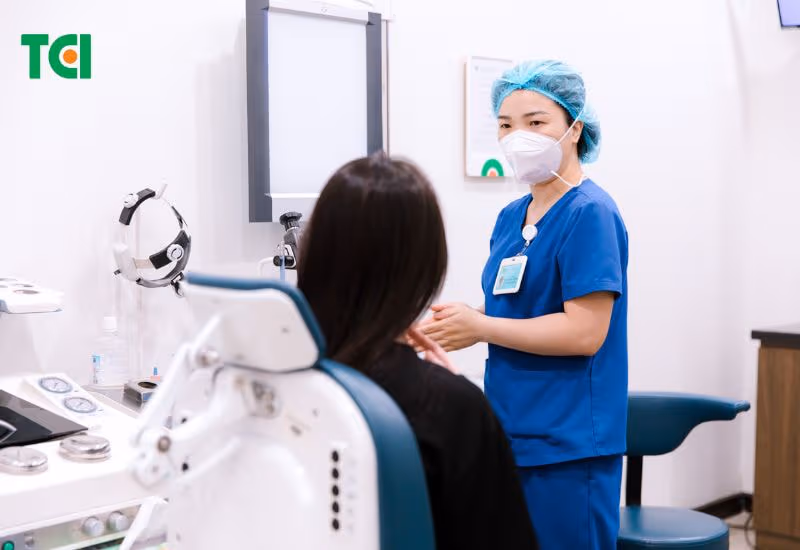 Cách lấy xương cá khi bị hóc là điều nhiều người quan tâm bởi hóc xương là tình huống thường gặp khi ăn cá, gây cảm giác đau rát, khó chịu.