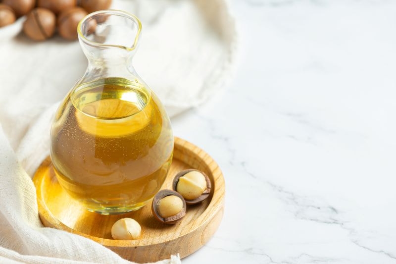Chất béo đóng vai trò quan trọng trong sự phát triển trí não và cung cấp năng lượng đậm đặc.