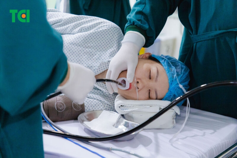 Nội soi dạ dày công nghệ hiện đại giúp phát hiện tổn thương sớm và chính xác