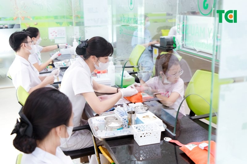 Kinh nguyệt không đều ở tuổi dậy thì: Ba mẹ cần đưa trẻ đi thăm khám nếu phát hiện những triệu chứng bất thường