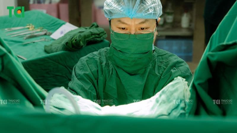 Khi nhận thấy các dấu hiệu nghi ngờ như sưng đau vùng hậu môn