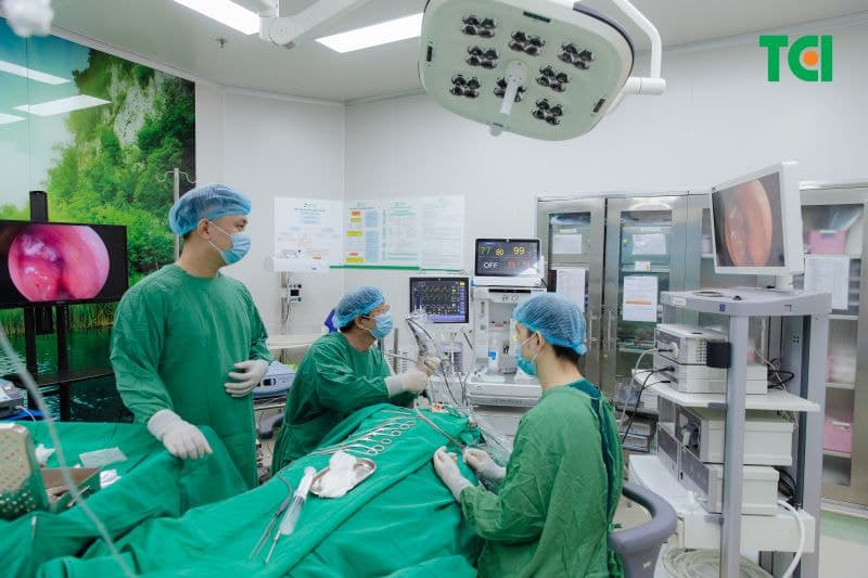 cắt amidan bằng laze