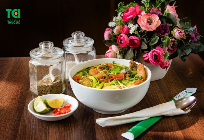 Sinh mổ ăn bún được không? Đây là băn khoăn của nhiều mẹ bầu