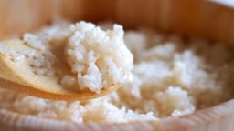 Sinh mổ có ăn được đồ nếp không và giải đáp cho mẹ sau sinh