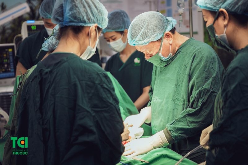 sinh mổ lần 4 có được không