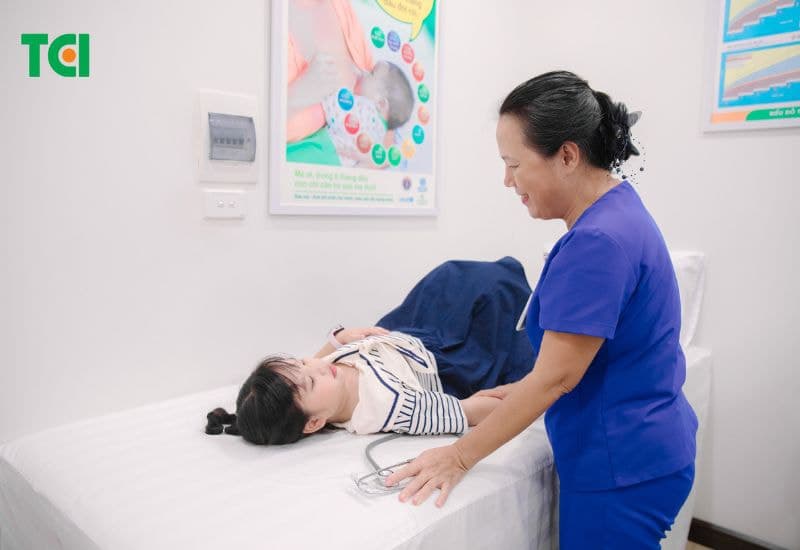 Trẻ 3 tuổi bị táo bón nên ăn gì để dễ đi ngoài hơn là nỗi trăn trở của nhiều bậc phụ huynh.