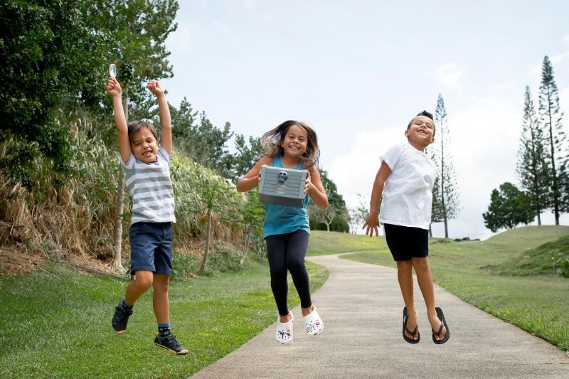 Trẻ em thường rất hiếu động, và chất béo là nguồn năng lượng bền vững giúp trẻ duy trì các hoạt động thể chất.