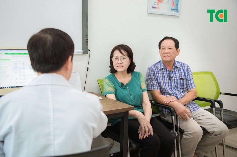 khám sức khỏe định kỳ cơ bản sẽ gồm khám lâm sàng và các xét nghiệm thường quy