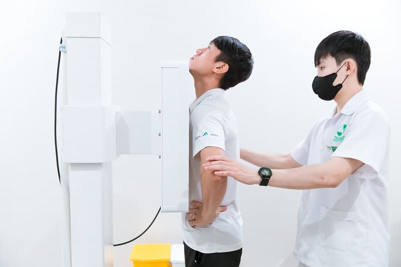 Doanh nghiệp có trách nhiệm phối hợp với cơ sở y tế đủ điều kiện theo quy định của Bộ Y tế để tổ chức khám sức khỏe định kỳ cho người lao động