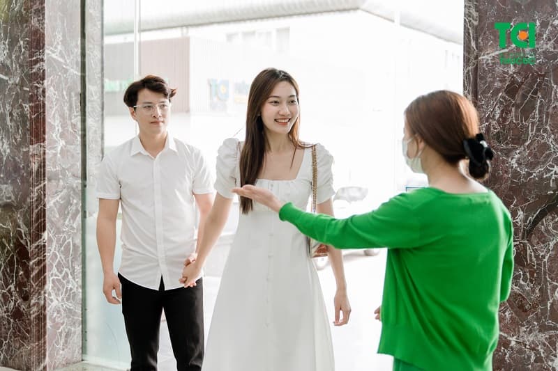 Tư vấn khám sức khỏe tiền hôn nhân là quá trình kiểm tra, đánh giá thể trạng và sức khỏe sinh sản của cả hai trước kết hôn