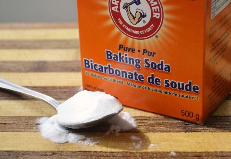 Sử dụng baking soda làm trắng răng