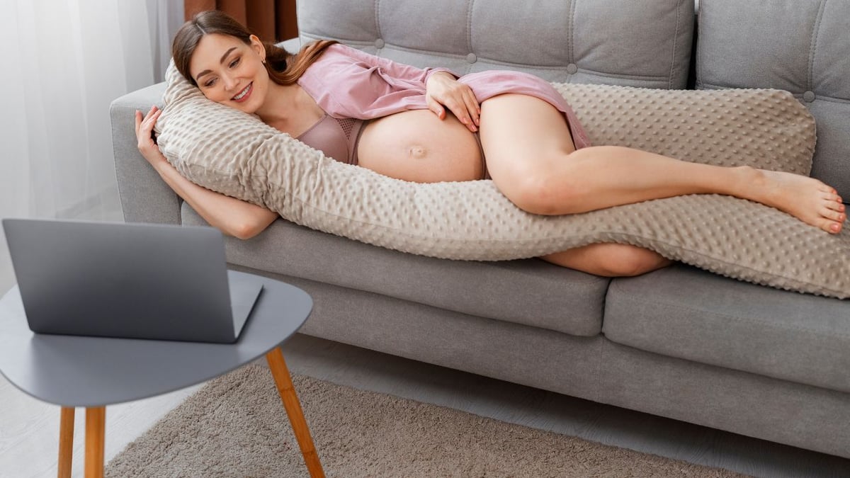 Bật mí tư thế nằm tốt cho bà bầu giúp mẹ ngủ ngon, bé khỏe mạnh