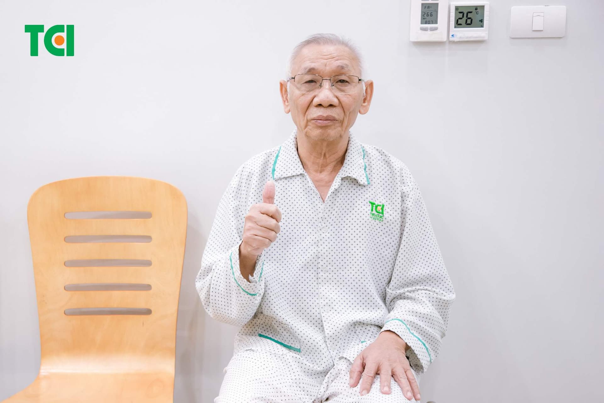 Chỉ vài giờ sau can thiệp, cụ đã cảm nhận rõ sự khác biệt.