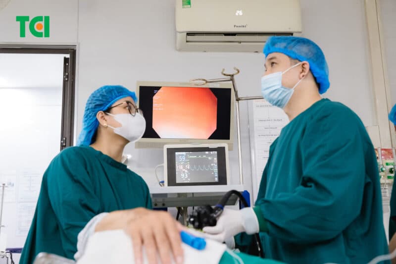 Nội soi dạ dày hỗ trợ chẩn đoán và lấy mẫu sinh thiết phát hiện HP