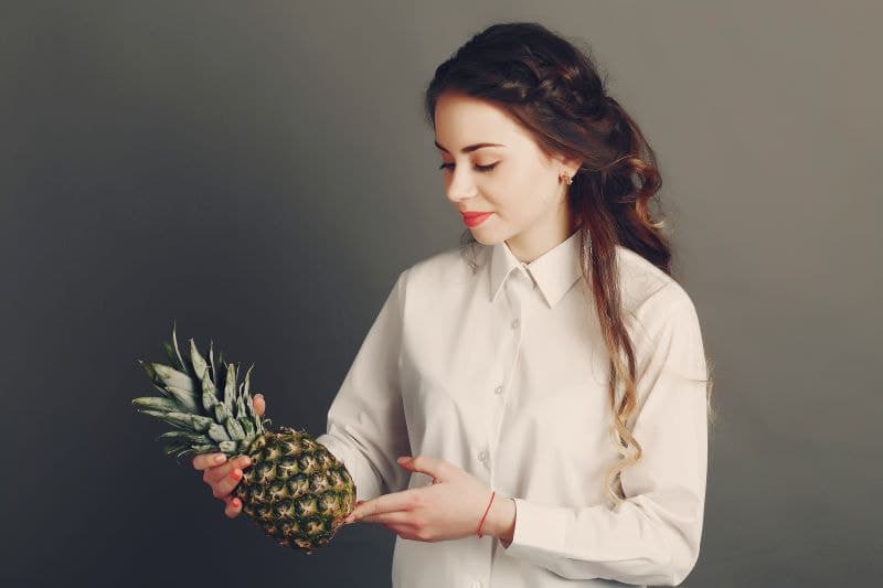 Trong dứa vẫn chứa những chất có lợi nếu mẹ ăn đúng cách.