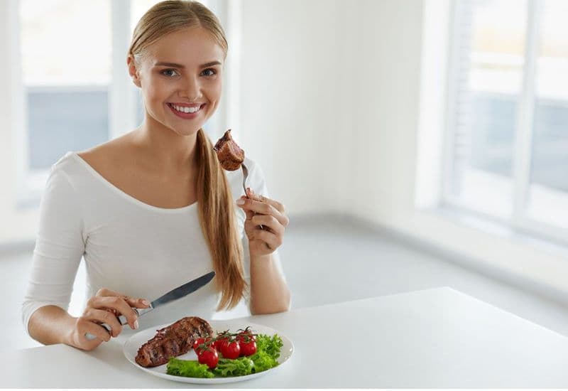 Phụ nữ sinh mổ có ăn được thịt bò không là thắc mắc rất phổ biến của rất nhiều mẹ bỉm sau sinh.