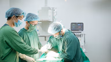 Mẹ bầu vỡ ối hơn 12h không chuyển dạ, cổ tử cung không mở