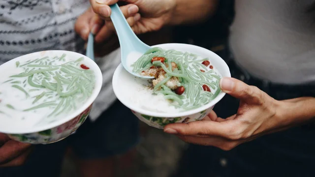 Sinh mổ ăn chè được không – Giải đáp từ chuyên gia dinh dưỡng