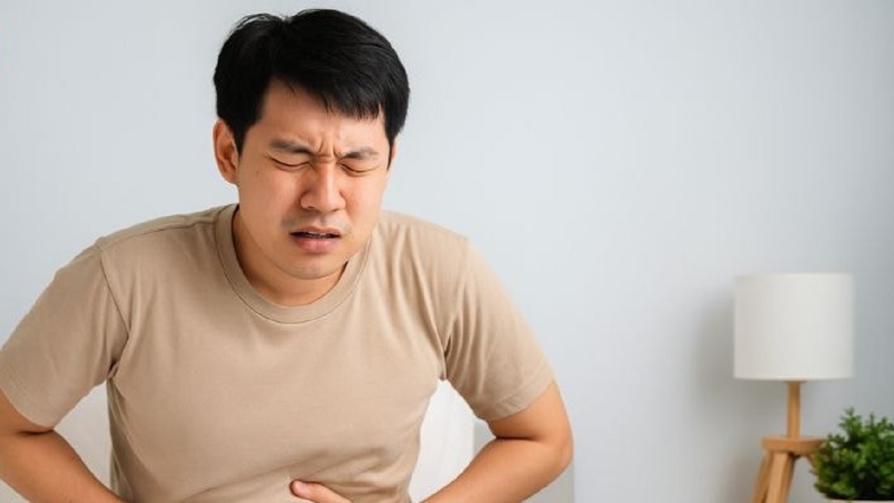 Đau bụng tại rốn và lan sang hố chậu phải: Triệu chứng điển hình của viêm ruột thừa