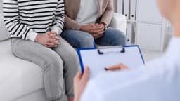 Các bệnh truyền nhiễm tình dục cần tầm soát trước hôn nhân