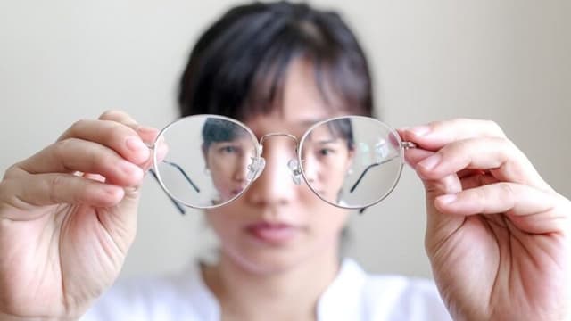 Loạn thị có tự khỏi không? Cách chăm sóc và điều trị hiệu quả nhất