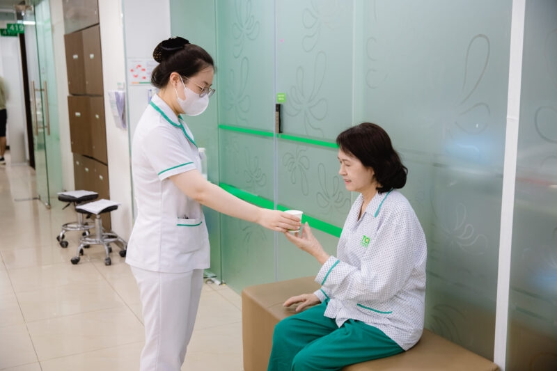 Nên chọn địa chỉ nội soi có dịch vụ tốt, chăm sóc chu đáo