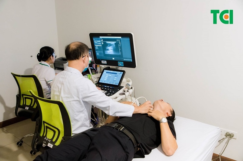 Khám định kỳ giúp người lao động phát hiện sớm vấn đề sức khỏe, từ đó điều chỉnh lối sống và chăm sóc hợp lý