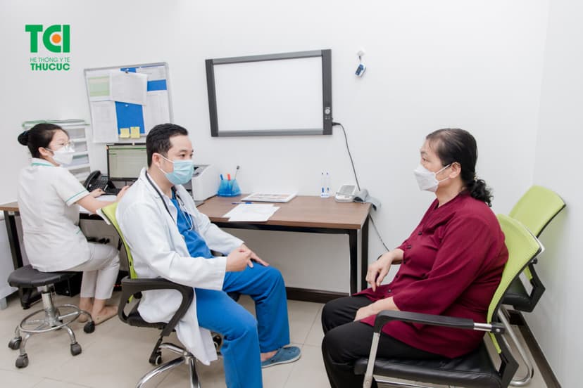 Ung thư trực tràng: Bác gái U70 “thoát hiểm” ngoạn mục không cần dao kéo