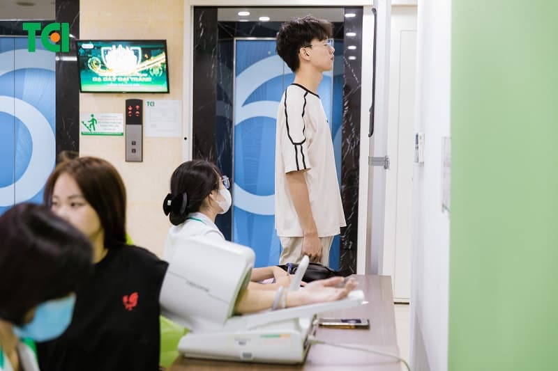 Khám định kỳ giúp phát hiện sớm bệnh lý, giảm nguy cơ nghỉ ốm kéo dài, từ đó hạn chế gián đoạn công việc