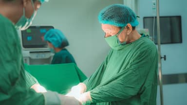 Phẫu thuật thành công u nang buồng trứng lớn tại Thu Cúc TCI