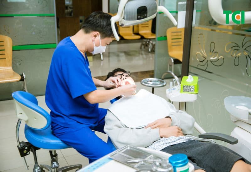 trẻ thay răng sớm có dậy thì sớm không