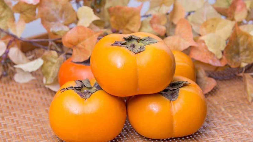 1 quả hồng giòn có bao nhiêu calo?