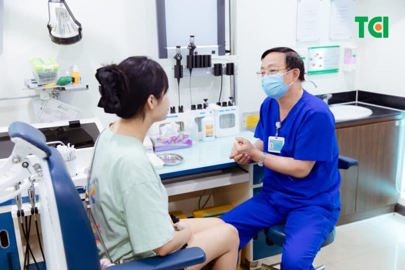 Bệnh nhân được bác sĩ giải thích kỹ về tình trạng của mình và hẹn tái khám định kỳ để theo dõi sự tiến triển của bệnh