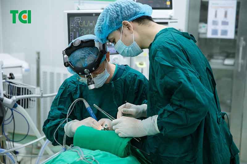 Cắt amidan bao lâu thì ăn được?